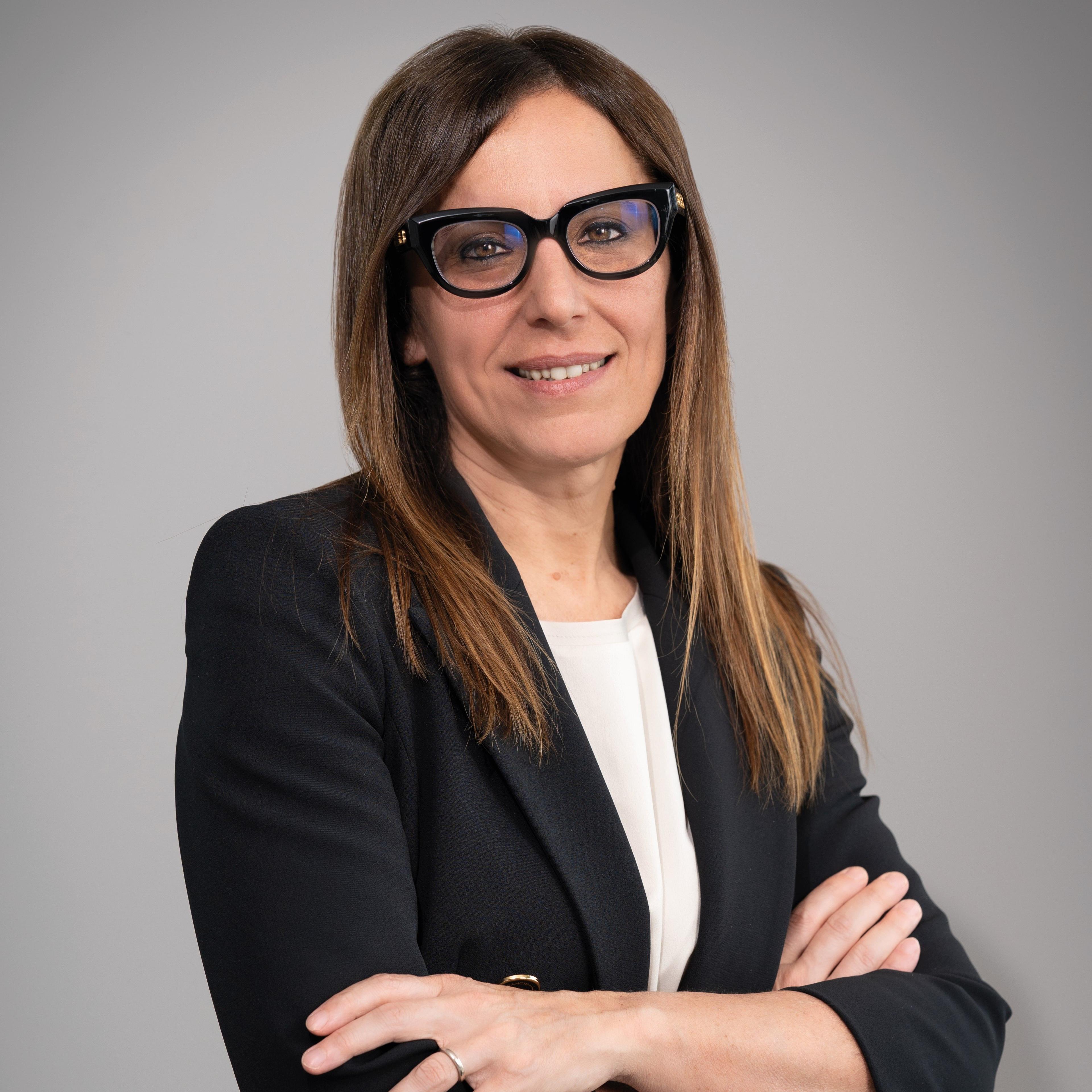 <img src="https://cms.sgrapps.fecrypt.tech/uploads/virgolette_square_fefbfdb4ab.png"  width="120" height="120" /><i>Il fondo Investimenti Sostenibili è stato tra i primi in Italia ad adottare uno strumento di informazione trasparente.</i></br></br>
<b>Rossana Brambilla</b></br> Responsabile Sostenibilità e Team Multi Asset</br>Sella SGR
