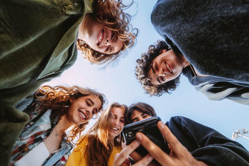 Giovani e finanza sostenibile: la fiducia passa dalla trasparenza